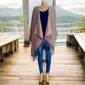 NWT Gorgeous OS Tan Imitation Cashmere Fringed Wrap Shawl Poncho Cape Ruana Card